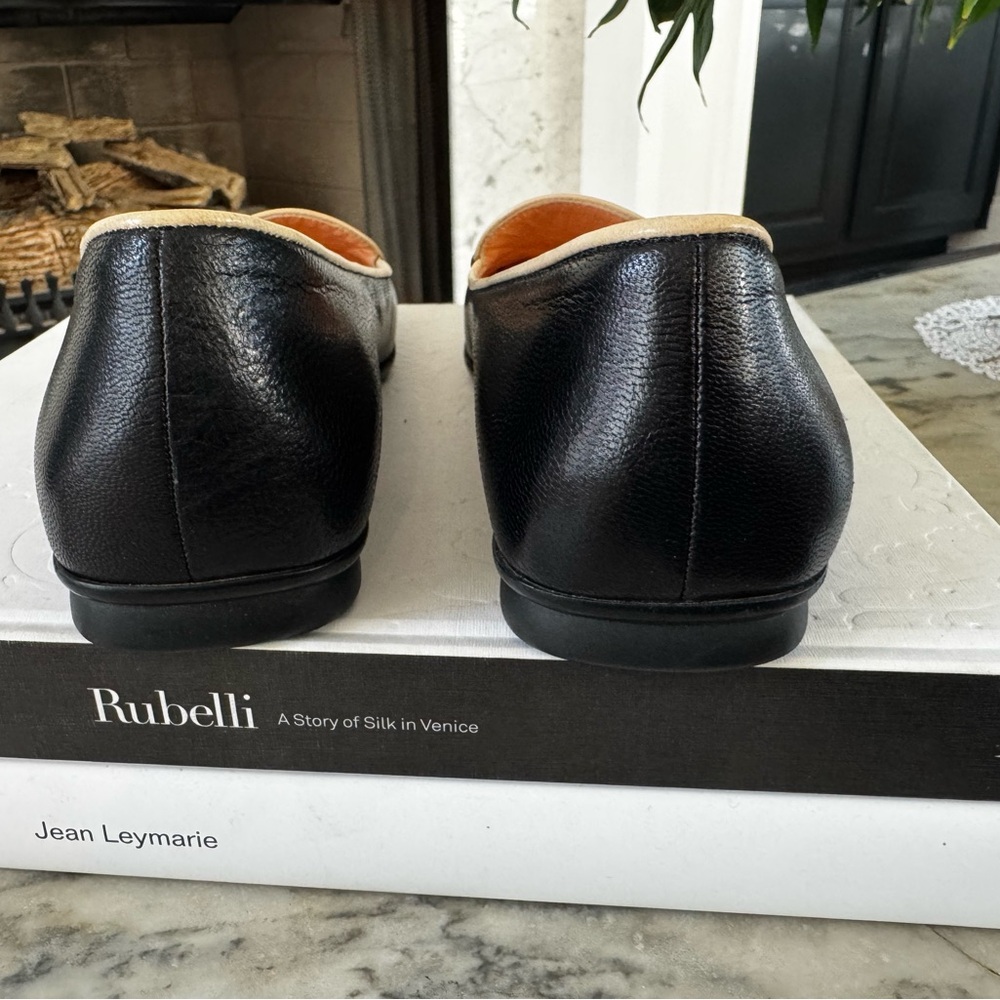 Prada two tone box toe leather loafers. Size 36 - Picture 4 of 11